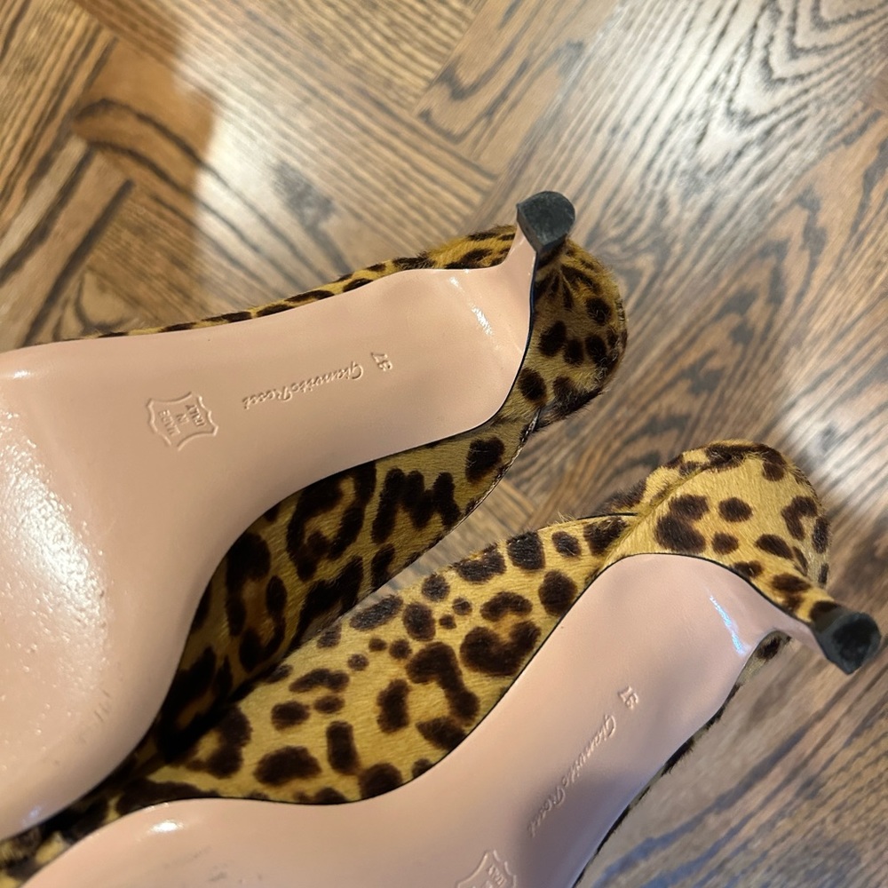Gianvito Rossi mule in leopard-print dyed calf hair (France).